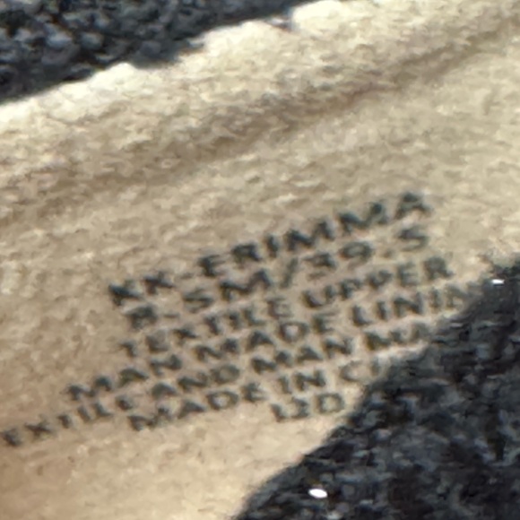 Kelly & Katie Black Heels with Feather Pom-Pom - Size 8 1/2 - Picture 9 of 10